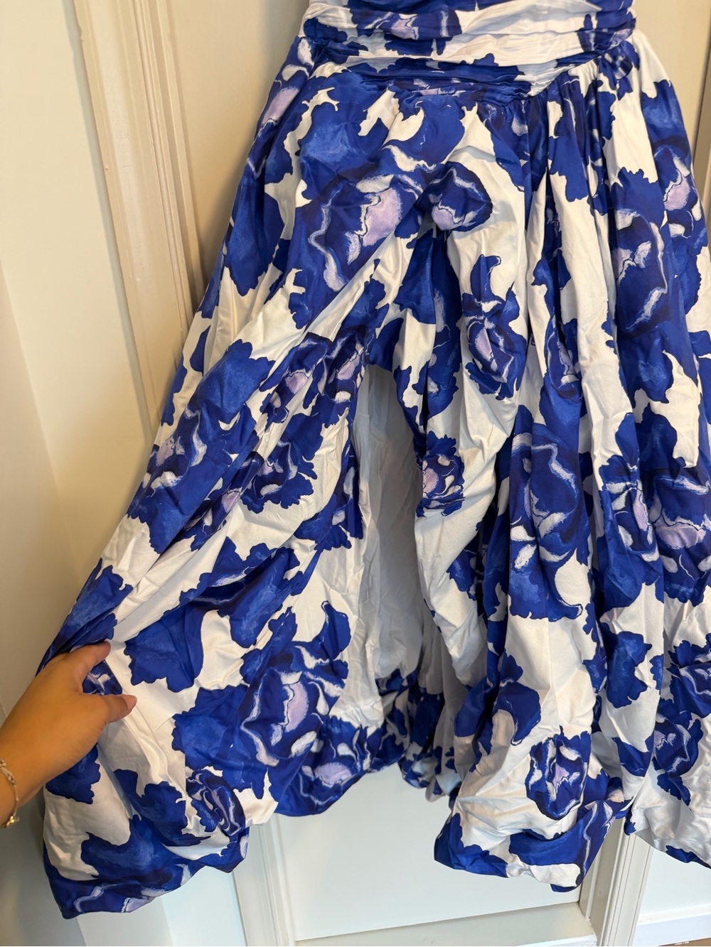 Aje Behold Maxi Dress Strapless Blue & White Floral Size AU 6 (US 2) - Picture 6 of 12